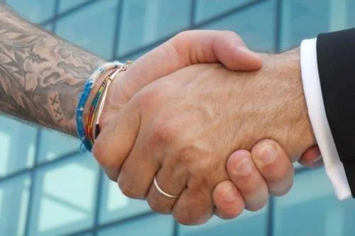 Дискриминация на работе из-за татуировок: как защитить свои права