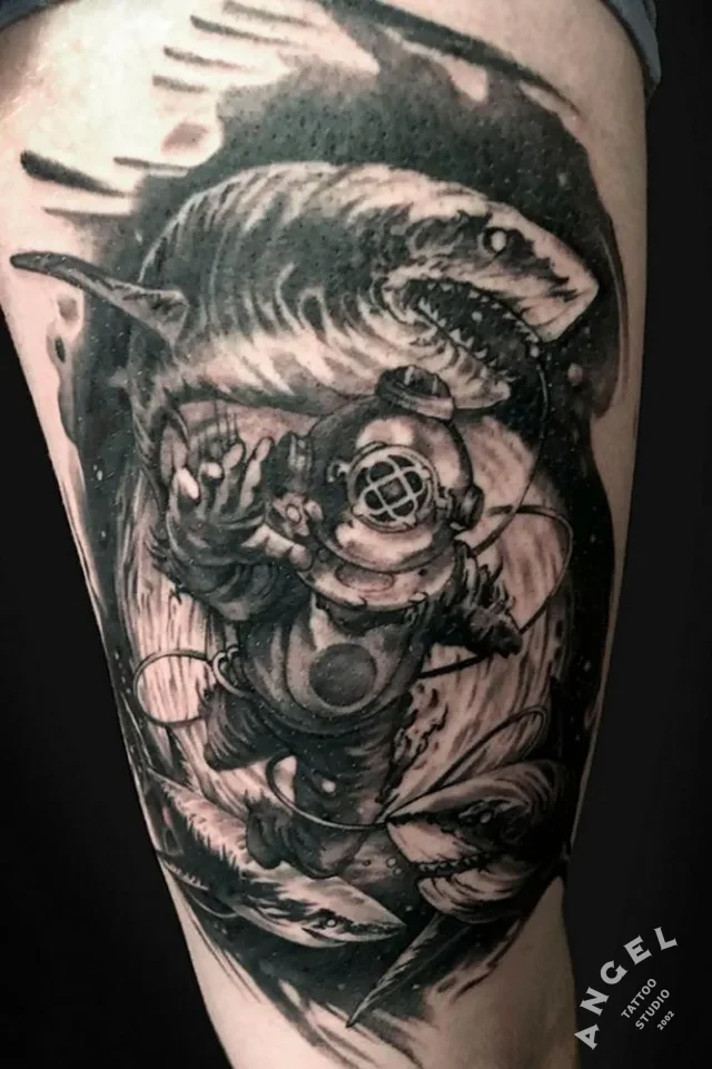 Shark diver