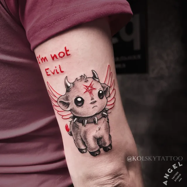 Милый демон с надписью «I’m not Evil»